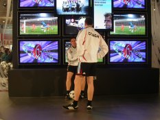 Football players at CeBIT